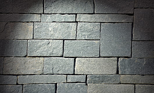 graue Betonsteine, Hintergrund, Textur, Material, Grafik, Scheinwerfer, Beleuchtung, Schiefer, Fliese, fließen, Holz, Boden, Patch, die Architektur, Lampe, lichthof, Muster, Hintergründe, Vollbild, texturiert, Wandbau - Funktion, Ziegelwand, keine Leute, Rau, geknackt, Backstein, Wand, Tag, gebaute Struktur, Wiederholung, Nahansicht, grau, stein material, Design, Geometrische Figur, Bodenbelag, gestalten, draußen, Pflasterstein, Rechteck, Beton, Steinwand, 4K, CC0, gemeinfrei, lizenzfrei