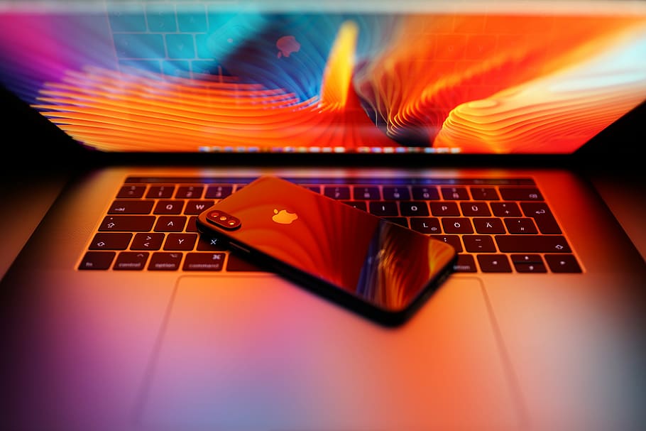 Platz, grau, iphone x, MacBook, Technologie, Laptop, iphone, Tastatur, Regenbogen, kabellose Technologie, Computer, Verbindung, Kommunikation, Computerausrüstung, Internet, Computer Tastatur, Computernetzwerk, Daten, Cyberspace, E-Commerce, Bewegung, Elektronik-Industrie, Computerbildschirm, Computerteil, Nahansicht, Bewegungsunschärfe, Computerschlüssel, Computerkriminalität, Computer-Hacker, 5K