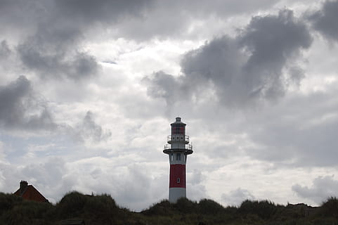 faro, mare, lato, nuvola - cielo, cielo, guida, Torre, sicurezza, protezione, struttura costruita, architettura, costruzione, direzione, esterno dell'edificio, natura, nessuno, giorno, pianta, all'aperto, terra, infausto, 2K, CC0, dominio pubblico, privo di copyright