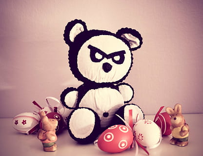 Pasen, ei, deco, Paas eieren, vrolijk, vriendelijk, de lente, haas, symbool, eivormig, rood, geel, retro, mascotte, teddy, panda, lenz, ornamenten, ornament, vertegenwoordiging, kunst en ambacht, binnenshuis, creativiteit, pluche speelgoed, viering, stilleven, speelgoed-, geen mensen, zoogdier, menselijke representatie, detailopname, vakantie, decoratie, knuffelbeer, kerst versiering, 4K, CC0, publiek domein, royaltyvrij