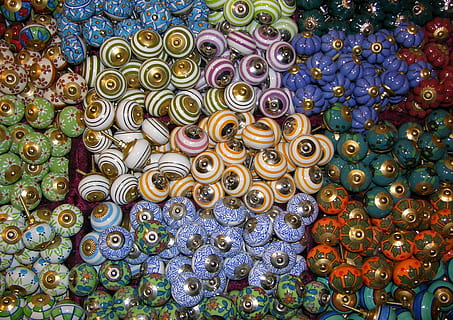 botons, comandaments, porcellana, colorit, color, mixt, embolic, oferta, mercat, selecció, marc complet, fons, multicolor, abundància, gran grup d'objectes, cap gent, elecció, dia, blau, col · lecció, primer pla, venda al detall, natura morta, art i artesania, patró, vista d’angle alt, a la venda, variació, record, venda, 2K, CC0, domini públic, lliure de regalies