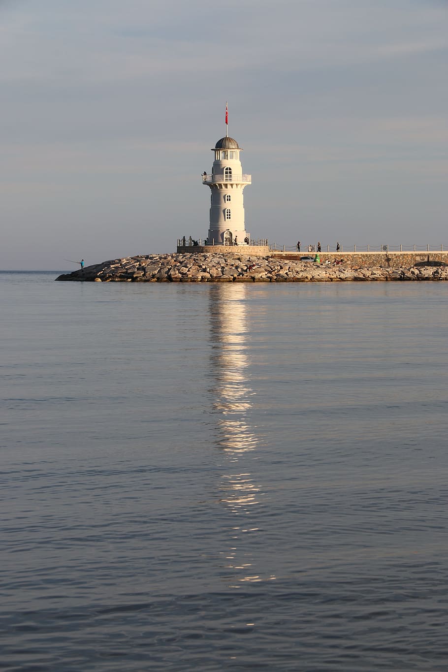 llanterna, far, paisatge, blau, posta de sol, cel, núvols, núvol, port, marí, mediterrani, alanya, antalya, gall dindi, bandera turca, mar, aigua, arquitectura, platja, reflexió, orientació, estructura construïda, davant del mar, torre, naturalesa, direcció, escenics - natura, edifici, exterior de l'edifici, cap gent, bellesa a la natura, terra, seguretat, a l'aire lliure, 5K