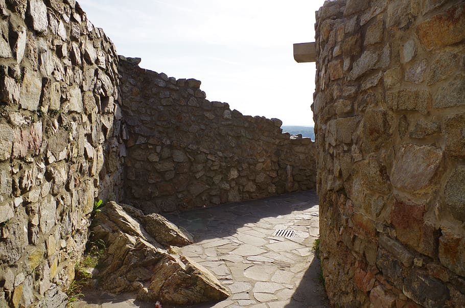 devin, Bratislava, Eslovàquia, castell, arquitectura, història, fort, estructura construïda, cap gent, paret, el passat, antic, funció de construcció de parets, paret de pedra, dia, sòlid, naturalesa, exterior de l'edifici, cel, antiga ruïna, llum solar, civilització antiga, a l'aire lliure, rock, material de pedra, arqueologia, arruïnat, 4K