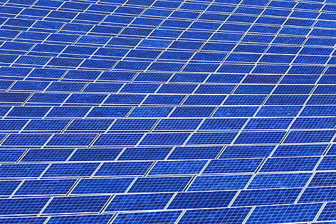 sol, panel array, strøm, elektricitet, energi, miljø, solpanel array, sollys, bæredygtig, vedvarende, ren, øko, fotocelle, solceller, teknologi, grøn, Mark, solpanel, solenergi, miljøbeskyttelse, brændstof og elproduktion, alternativ energi, blå, solkraftværk, baggrunde, vedvarende energi, himmel, natur, industri, Strømforsyning, tæt på, innovation, 1080P, CC0, offentligt domæne, royaltyfrie