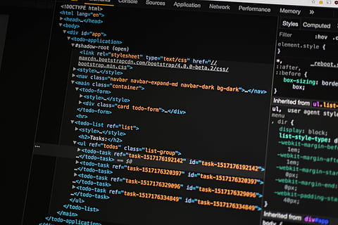 codice sorgente del computer screengrab, prompt del computer nero, codice, testo, computer, schermo, tenere sotto controllo, comunicazione, nessuno, Business aziendale, tecnologia, attività commerciale, dati, finanza, numero, sceneggiatura occidentale, tabellone delle partenze di arrivo, illuminato, cartello, informazione, schermo del computer, schermo del dispositivo, multicolore, viaggio, 5K, CC0, dominio pubblico, privo di copyright