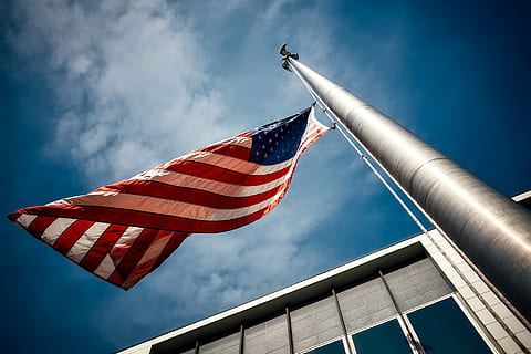 u.s.a., vlajka, pól, americký, nebe, mraky, stožár, patriotismus, venku, makro, detailní, budova, perspektivní, hdr, Spojené státy, usa, americká vlajka, pruhovaný, nízký úhel pohledu, Příroda, architektura, emoce, svoboda, mrak - nebe, vítr, životní prostředí, symbol, nikdo, modrý, létající, nezávislost, národní ikona, přímo pod, 1080P, CC0, veřejná doména, bez autorských práv