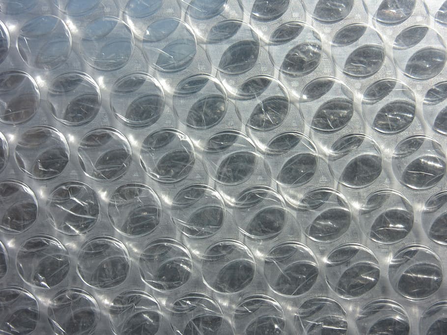 plàstic de bombolles, cop, envasos, ampolla, làmina d'ampolles, material d’embalatge, regularment, patró, geometria, resum, transparent, tancar, textura, fons, marc complet, cap gent, primer pla, repetició, a l'interior, forma, disseny, gran grup d'objectes, forma geomètrica, natura morta, abundància, cercle, dia, naturalesa, plàstic, 4K
