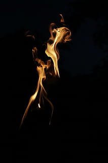 foc, negre, fons, nit, llum, flama, energia, cremant, naturalesa, taronja, groc, calor, perillós, calenta, perill, foc - fenomen natural, calor - temperatura, fons negre, moviment, color taronja, tir de l'estudi, cap gent, brillant, primer pla, a l'interior, senyal d'advertència, fosc, signe, exposició llarga, fum - estructura física, 4K