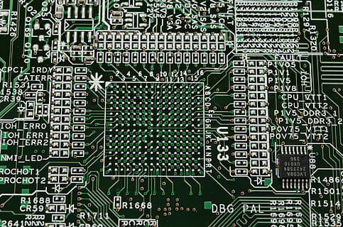 noir, gris, carte mère d'ordinateur, serveur, circuit imprimé, électronique, circuit, ordinateur, planche, carte mère, système, Matériel, puce, semi-conducteur, microprocesseur, Les données, CPU, technologie, processeur, puce électronique, Industrie électronique, puce informatique, plein cadre, La technologie, arrière-plans, personne, lien, modèle, complexité, couleur verte, nombre, fermer, la communication, équipement informatique, directement au-dessus, industrie, texte, composant électrique, équipement électrique, 4K, CC0, domaine public, libre de droits