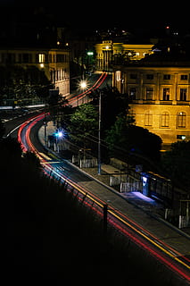 time-lapse fotografering, antenne, fotografering, vej, timelapse fotografering, rejse, køretøjer, landsby, huse, nattetid, nat, Trafik, gade, urban scene, bil, skumring, arkitektur, transportmidler, lang eksponering, by, bybilledet, belyst, berømte sted, rejse steder, bygning udvendig, byliv, bygget struktur, lys spor, gadebelysning, hastighed, bevægelse, ingen mennesker, sløret bevægelse, bygning, høj vinkel visning, natur, udendørs, køretøj lys, 5K, CC0, offentligt domæne, royaltyfrie