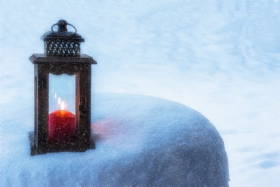 negre, llanterna de vela, blanc, superfície, llanterna, vela, llum, humor, espelmes, romanç, neu, nevades, hivern, nevat, fred, schneeflaeche, temperatura de fred, vermell, cap gent, dia, primer pla, a l'aire lliure, nevar, naturalesa, vent de neu, congelat, cel, arquitectura, núvol - cel, tempesta, sol objecte, escenics - natura, comunicació, clima extrem, 5K