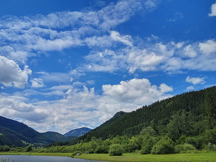 nebe, mraky, modrý, krajina, les, řeka, voda, strom, Příroda, hora, hory, Pohled, styria, semmering, mrak - nebe, krása v přírodě, scenics - příroda, klidné scény, klid, rostlina, mimoměstské scény, den, životní prostředí, zelená barva, přistát, nikdo, idylický, venku, 4K, CC0, veřejná doména, bez autorských práv