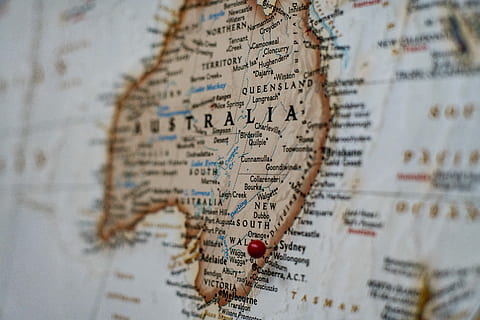 Karte von Australien, selektiv, Fotografie, Australien Karte, Globus, Welt, Land, Stift, Reise, Text, Kommunikation, keine Leute, Karte, selektiver Fokus, drinnen, Vollbild, Nahansicht, westliche Schrift, Papier-, Hintergründe, Informationsmedium, Beratung, extreme Nahaufnahme, Reißzwecke, Planung, Symbol, 8K, CC0, gemeinfrei, lizenzfrei