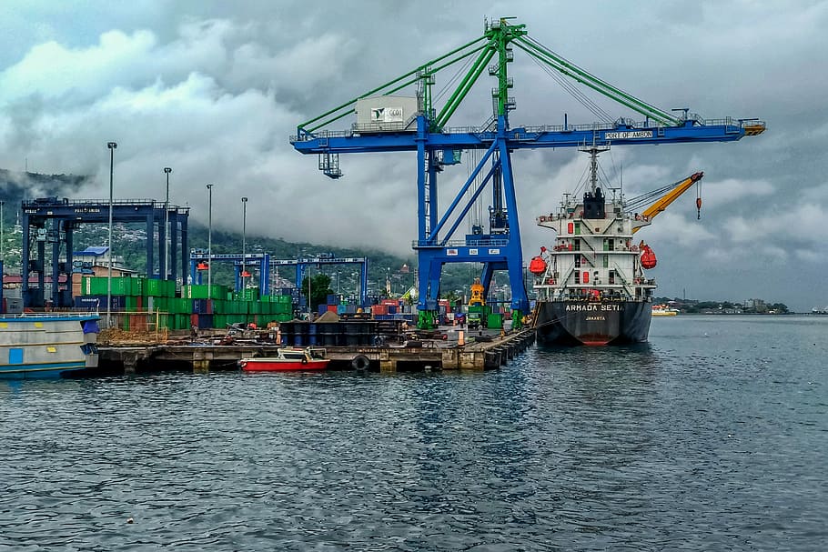 nave, carico, porta, gabbia, boxed, ambon, il mare, mezzi di trasporto, acqua, nave nautica, industria, spedizione, trasporto merci, modo di trasporto, macchinario, gru - macchine edili, nuvola - cielo, cielo, contenitore di carico, attività commerciale, molo, architettura, lungomare, molo commerciale, mare, natura, porto, all'aperto, nessuno, ancorato, 4K