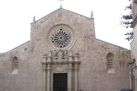 otranto katedralen, Salento, utflukt, bygget struktur, arkitektur, bygge eksteriør, Religion, tro, sted for tilbedelse, bygning, åndelighet, ingen folk, dag, vindu, lav vinkel visning, kryss, himmel, rose vindu, bue, natur, utendørs, klokke, 1080P, CC0, offentlig domene, opphavsrett gratis
