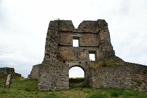 deserto, castello, selezionato, architettura, storia, materiale lapideo, antico, vecchio, posto famoso, forte, caratteristica della parete, vecchia rovina, il passato, struttura costruita, cielo, giorno, natura, rovinato, nessuno, danneggiato, Inquadratura dal basso, esterno dell'edificio, nuvola - cielo, intemperie, arco, viaggio, destinazioni di viaggio, antica civiltà, all'aperto, deterioramento, archeologia, muro di pietra, 4K, CC0, dominio pubblico, privo di copyright