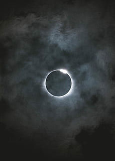 Eclipsi solar, sense títol, lluna, sol, eclipsi, fosc, cel, vista d’angle baix, núvol - cel, espai, bellesa a la natura, astronomia, nit, naturalesa, escenics - natura, Lluna planetària, cap gent, a l'aire lliure, tranquil·litat, fenomen natural, forma, escena tranquil·la, llum de la lluna, 4K, CC0, domini públic, lliure de regalies