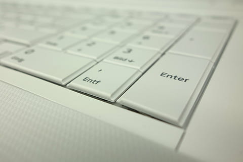 bianca, tastiera, accedere, chiave, taccuino, chiavi, computer, partire, ingresso, calcolatrice, il computer portatile, pc, rubinetto, datailaufnahme, hardware, foto macro, piatto, tasto Invio, Confermare, num-block, tastiera del computer, tecnologia, tasto del computer, Internet, attività commerciale, avvicinamento, comunicazione, attrezzatura informatica, testo, connessione, nessuno, tecnologia wireless, in casa, girato in studio, messa a fuoco selettiva, carta, rete di computer, parte del computer, banca elettronica, 4K, CC0, dominio pubblico, privo di copyright