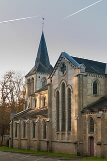 gereja, langit, warna, jatuh, agama, menara lonceng, Arsitektur, batu, Desa, normandia, struktur yang dibangun, eksterior bangunan, bangunan, kepercayaan, tempat beribadah, kerohanian, tidak ada orang, alam, hari, langit cerah, sejarah, masa lalu, tampilan sudut rendah, menanam, puncak menara, 4K, CC0, domain publik, bebas royalti
