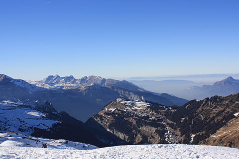 montagne, la neve, settimana bianca, inverno, montagna, temperatura fredda, catena montuosa, scenics - natura, ambiente, bellezza nella natura, paesaggio, cielo, natura, cielo sereno, terra, montagna innevata, blu, nessuno, destinazioni di viaggio, luce del sole, soleggiato, all'aperto, picco di montagna, 4K, CC0, dominio pubblico, privo di copyright