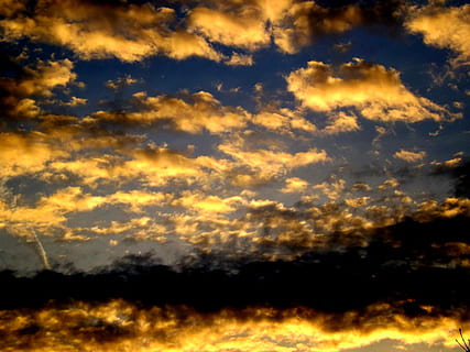 solnedgang, sol, sky, brann, rød, sol, Sky, himmel, Brann, rød, svart, dramatisk himmel, natur, scenics, sky - himmel, vær, skjønnhet i naturen, naturskjønnhet - natur, ro, rolig scene, ingen folk, bakgrunn, oransje farge, sollys, idylliske, clouds, lav vinkel visning, full ramme, utendørs, storm, abstrakt, meteorologi, illevarslende, 4K, CC0, offentlig domene, opphavsrett gratis