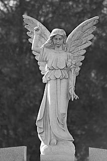 Frau, Flügel Statue, Engel, heilig, Flügel, Statue, Mauerwerk, Stein, Skulptur, Kunstwerk, uralt, historisch, künstlerisch, kreativ, Kreativität, Design, Struktur, Kunst und Handwerk, menschliche Darstellung, Darstellung, Religion, Glauben, Tierflügel, Spiritualität, Natur, weibliche Ähnlichkeit, Kunst, Tag, Grab, Friedhof, männliche Ähnlichkeit, Denkmal, stein material, keine Leute, draußen, 1080P, CC0, gemeinfrei, lizenzfrei