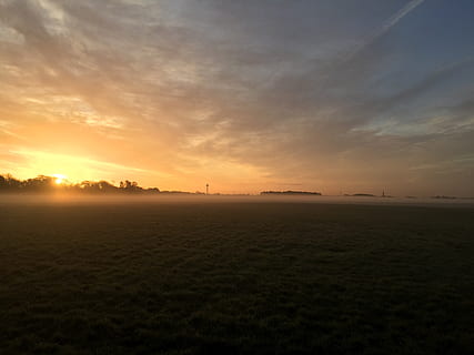 Alba, parco, all'aperto, sole, mattina, panoramico, tramonto, cielo, scenics - natura, bellezza nella natura, scena tranquilla, la tranquillità, nuvola - cielo, terra, paesaggio, colore arancione, ambiente, campo, scena non urbana, idilliaco, natura, nessuno, orizzonte, erba, pianta, 2K, CC0, dominio pubblico, privo di copyright