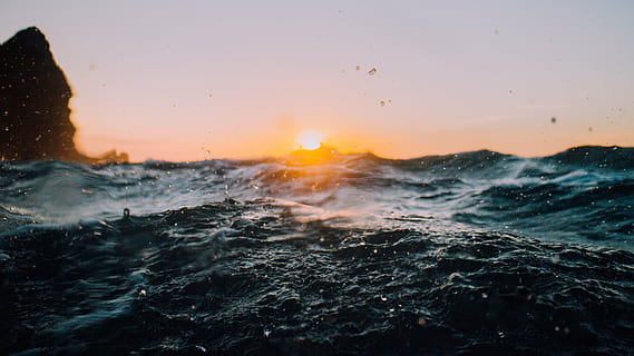 vücut, Su, gün batımı, deniz, okyanus, dalga, doğa, gunes isigi, gündoğumu, gökyüzü, kayaçlar, açık havada, yansıma, Güneş, insansız, scenics, doğada güzellik, hareket, sıçrama, manzaralar - doğa, turuncu renk, doğadaki güç, güç, huzur, Güneş ışığı, çevre, yüzey seviyesi, 4K