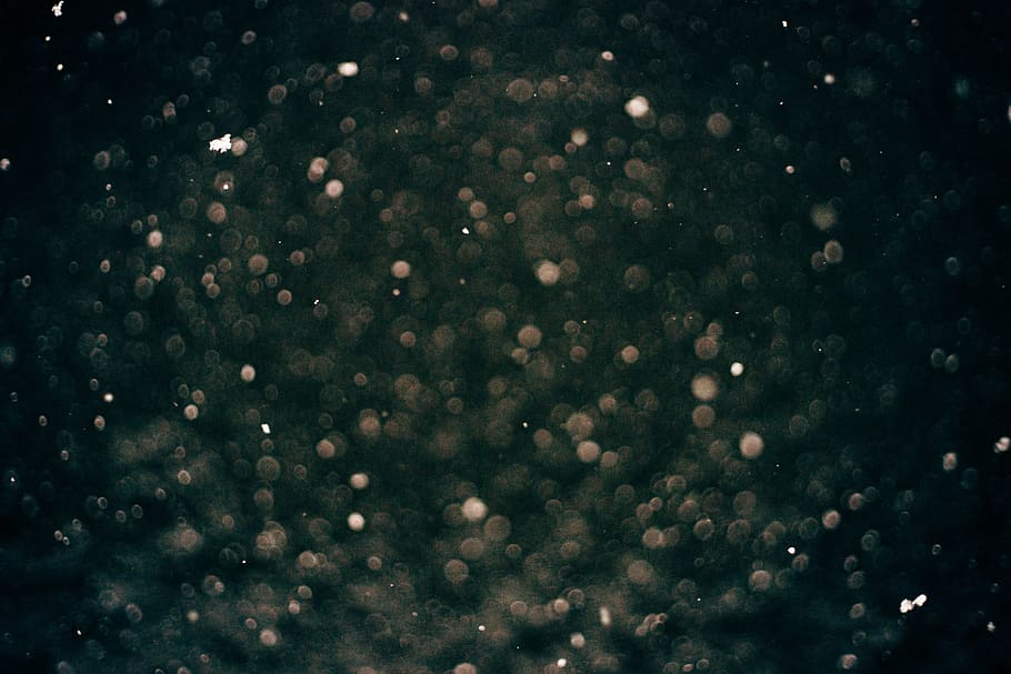 Schneesturm, abstrakt, Natur, Hintergründe, Unscharf gestellt, glänzend, Weihnachten, Muster, funkeln, glühend, beleuchtet, Dekoration, Hintergrund, hell, Vollbild, keine Leute, Winter, Tag, Nacht-, Urlaub, Baum, draußen, selektiver Fokus, Himmel, Wasser, Feier, Schönheit in der Natur, Pflanze, schneit, 5K