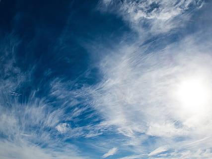 nimbus cloud, nebe, mraky, modrá obloha mraky, jemný, zataženo, kupa, bílý, cirrus, drift, počasí, mrak - nebe, modrý, krása v přírodě, Příroda, scenics - příroda, pozadí, nízký úhel pohledu, scéna s oblaky, klid, slunečního světla, životní prostředí, nikdo, bílá barva, Jasný, dramatická obloha, den, venku, vítr, meteorologie, čistý, klimatu, 2K, CC0, veřejná doména, bez autorských práv