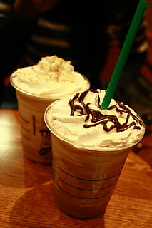 caffè, bere, latte macchiato, tazze, bevande, caldo, cannuccia, crema, cibo e bevande, rinfresco, tavolo, bicchiere, cibo, concentrarsi sulle conoscenze acquisite, freschezza, monouso, avvicinamento, in casa, prodotto caseario, tazza usa e getta, attrezzature domestiche, indulgenza, caffè - bevanda, nessuno, tentazione, 4K, CC0, dominio pubblico, privo di copyright