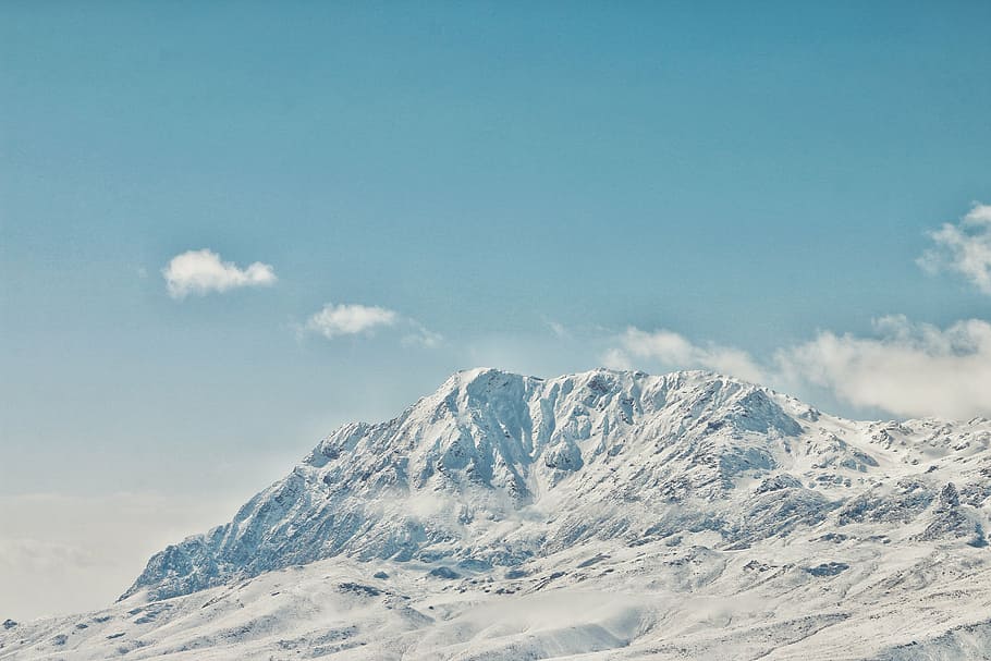 neu, cobert, muntanya, durant el dia, muntanya alta, núvol, cel, cim, cresta, paisatge, naturalesa, vall, turó, hivern, vista, viatjar, Alps europeus, cim de muntanya, a l'aire lliure, escenics, blau, gel, temperatura de fred, núvol - cel, escenics - natura, bellesa a la natura, muntanya nevada, Serra, medi ambient, Color blanc, escena tranquil·la, tranquil·litat, dia, idíl·lic, cap gent, 5K