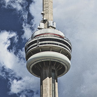 blanc, alt, edifici, ennuvolat, cel, aèria, foto, torre de control, arquitectura, torre, estructura, núvol, torre de cn, urbà, explorar, amunt, skywalk, persona, ciutat, Canadà, toronto, núvol - cel, vista d’angle baix, estructura construïda, exterior de l'edifici, dia, alta - alta, naturalesa, cap gent, a l'aire lliure, comunicació, modern, turisme, destinacions de viatge, exterior d’edifici d’oficines, gratacels, columna arquitectònica, fletxa, comunicacions globals, 1080P, CC0, domini públic, lliure de regalies