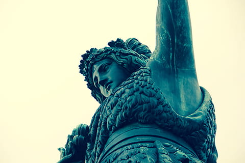 Baviera, Monaco, rappresentazione, scultura, statua, arte e artigianato, rappresentazione umana, creatività, cielo, mestiere, cielo sereno, nessuno, somiglianza maschile, Inquadratura dal basso, giorno, copia spazio, natura, religione, somiglianza femminile, spiritualità, il passato, angelo, ornato, 5K, CC0, dominio pubblico, privo di copyright