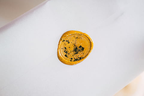 uma carta selada, selado, carta, objetos, amarelo, fechar-se, comida e bebida, dentro de casa, diretamente acima, ninguém, Alimentação saudável, Comida, bem-estar, frescura, pronto para comer, visão de alto ângulo, fruta, mesa, tigela, porção, refeição, placa, fundo branco, tiro do estúdio, maracujá, café da manhã, lanche, tentação, 4K, CC0, domínio público, royalty free