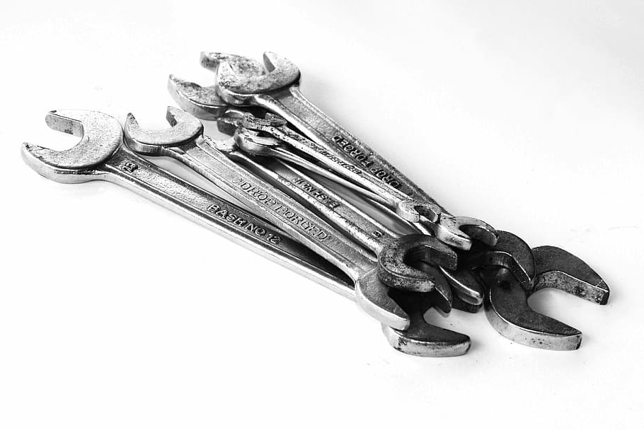 inossidabile, combinazione di acciaio, chiave inglese, utensili, impostato, tuttofare, mano, bianca, riparatore, sfondo, Manuale, avvicinamento, Allen, isolato, cromo, acciaio, molti, chiave, mestiere, costruire, kit di strumenti, strumenti, fissare, vanadio, martello, livello, assortimento, Cacciavite, tecnologia, attrezzatura, parecchi, laboratorio, brillante, industriale, Manutenzione, pinze, professionale, meccanico, lavoro, riparazione, industria, dente di arresto, miglioramento, costruzione, metallo, kit, strumento di lavoro, industria di costruzioni, chiave regolabile, girato in studio, in casa, natura morta, sfondo bianco, sicurezza, vista dall'alto, nessuno, copia spazio, protezione, antico, portachiavi, gioielli, ricchezza, singolo oggetto, grande gruppo di oggetti, vecchio, 2K