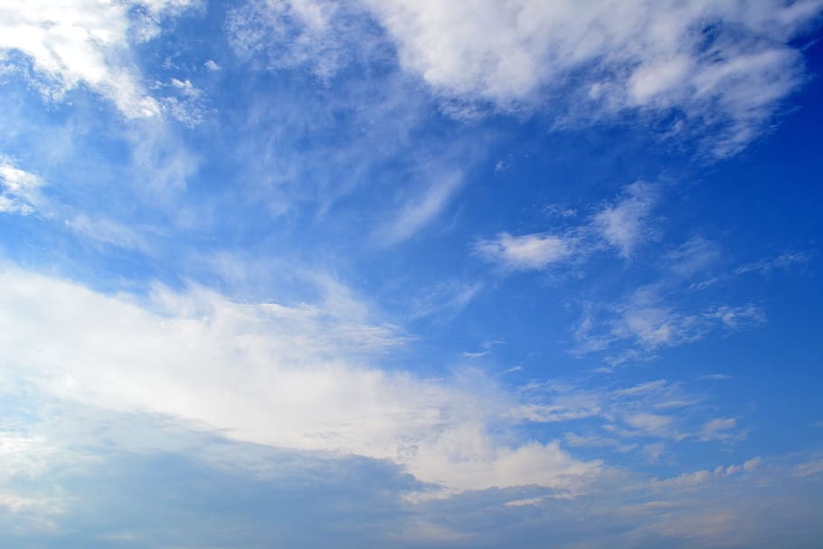 blau, gris, ennuvolat, cel, blau i gris, núvols, fons, núvol - cel, naturalesa, bellesa a la natura, cloudscape, Color blanc, atmosfera, medi ambient, cap gent, escenics - natura, vent, llum solar, dia, escena tranquil·la, color vibrant, tranquil·litat, a l'aire lliure, brillant, meteorologia, netejar, clima, Wispy, efecte texturat, 4K