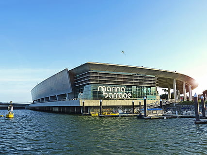 foto, edificio della diga di marina, giorno, diga marina, costruzione, architettura, molo, acqua, cielo sereno, esterno dell'edificio, all'aperto, struttura costruita, nave nautica, cielo, lungomare, natura, nessuno, temi animali, uccello, animali allo stato selvatico, fauna selvatica, animale, destinazioni di viaggio, blu, mezzi di trasporto, colonna architettonica, 1080P, CC0, dominio pubblico, privo di copyright