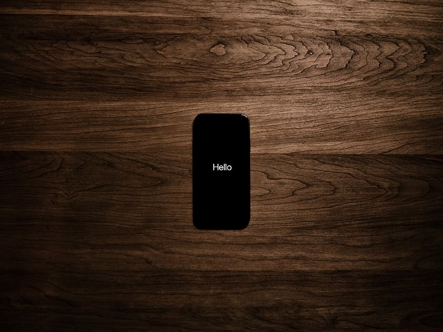 i phone, di legno, superficie, trasformato, visualizzazione, Ciao, Marrone, iphone dieci, iphone x, cellula, flatlay, venatura del legno, saluto, pulito, semplice, tecnologia, Mela, dieci, X, smartphone, Telefono, legna, minimo, legno - materiale, comunicazione, in casa, nessuno, tavolo, vista dall'alto, direttamente sopra, colore nero, tecnologia wireless, connessione, avvicinamento, natura morta, smart phone, semplicità, dispositivo di informazione portatile, sfondi, Messaggio, 4K