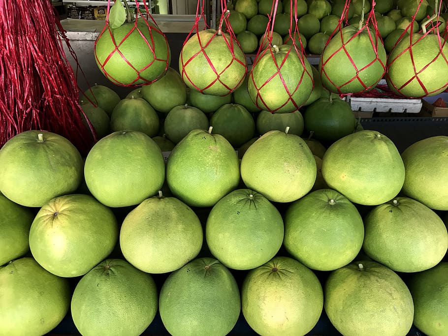 pomelo, ovoce, strom, citrus maxima, citrus grandis, citrus, tropický, prodejna, čerstvý, rostlina, tambun, zdravý, Zdravé stravování, jídlo, jídlo a pití, blahobyt, velká skupina objektů, na prodej, maloobchodní, trh, svěžest, hojnost, stání na trhu, nikdo, výběr, uspořádání, zelená barva, stálý život, celý rám, podnikání, zásobník, objednat, Prodej, maloobchodní displej, konzumerismus, 4K