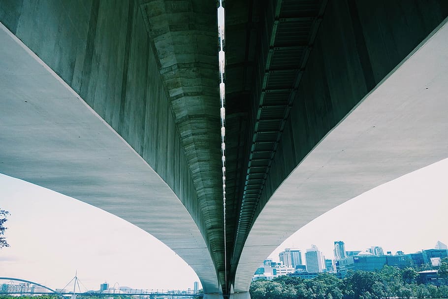 fără titlu, pod, dedesubt, masiv, beton, ciment, structura, constructie, Inginerie, transport, arc, arhitectură, conexiune, construită, pod - om construit, oraș, exteriorul clădirii, natură, peisaj urban, cer, zi, în aer liber, vedere unghiulară joasă, destinații de călătorie, drum, de mai jos, zgârie-nori, autostrada cu mai multe benzi, podul arcului, pasaj superior, 1080P