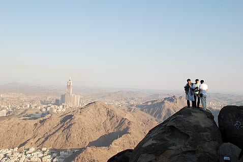 view, mountains, sky, cloud, mountain, nature, distant view, mecca, sunrise, scenics - nature, full length, adult, travel destinations, men, travel, group of people, tourism, leisure activity, landscape, people, copy space, environment, day, land, women, beauty in nature, outdoors, mountain range, looking at view, 4K, CC0, public domain, royalty free