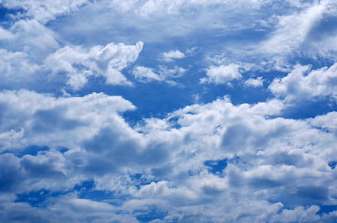 skyen, så, himmel, sky - himmel, blå, cloudscape, overskyet, atmosfære, vind, skønhed i naturen, scenics - natur, miljø, hvid farve, dramatisk himmel, natur, humørlig himmel, baggrunde, ingen mennesker, idyllisk, skønhed, klima, udendørs, ren, meteorologi, frihed, lyse, tekstureret effekt, 4K, CC0, offentligt domæne, royaltyfrie