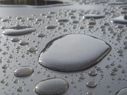 charco, gota de agua, piscina, lluvia, soltar, agua, líquido, mojado, naturaleza, resumen, antecedentes, de cerca, reflexión, macro, superficie del agua, burbuja, gran grupo de objetos, fotograma completo, pureza, adentro, nadie, modelo, centrarse en primer plano, metal, mesa, comida y bebida, temporada de lluvias, color plateado, 1080P, CC0, dominio público, libre de derechos