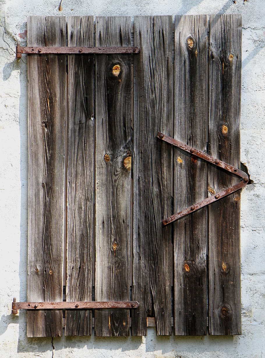 finestra, gabbia, vecchio, trascurato, capanna, partire, intemperie, transitorio, dimenticare, vecchio edificio, legna, Forest Lodge, decaduto, corri giù, legno - materiale, porta, Entrata, nessuno, arrugginito, protezione, metallo, chiuso, giorno, sicurezza, avvicinamento, danneggiato, architettura, declino, deterioramento, all'aperto, abbandonato, chiavistello, 4K