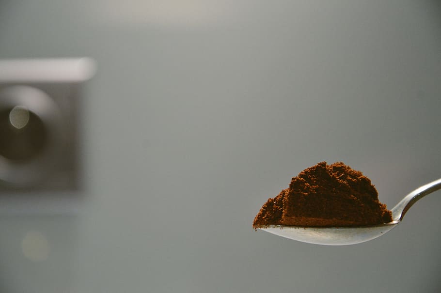 espresso, grinds, cafè, menjar i beguda, a l'interior, frescor, còpia espai, utensili per menjar, cullera, primer pla, estri de cuina, menjar, cap gent, marró, taula, alimentació saludable, natura morta, enfocament selectiu, estil de vida saludable, esmorzar, benestar, sol objecte, pa marró, berenar, temptació, 5K