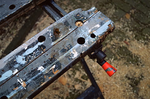 Work Bench, Craft, Tool, work, high angle view, rusty, damaged, abandoned, no people, day, metal, close-up, focus on foreground, wood - material, safety, weathered, outdoors, old, security, protection, nature, selective focus, decline, deterioration, obsolete, girder, 5K, CC0, public domain, royalty free