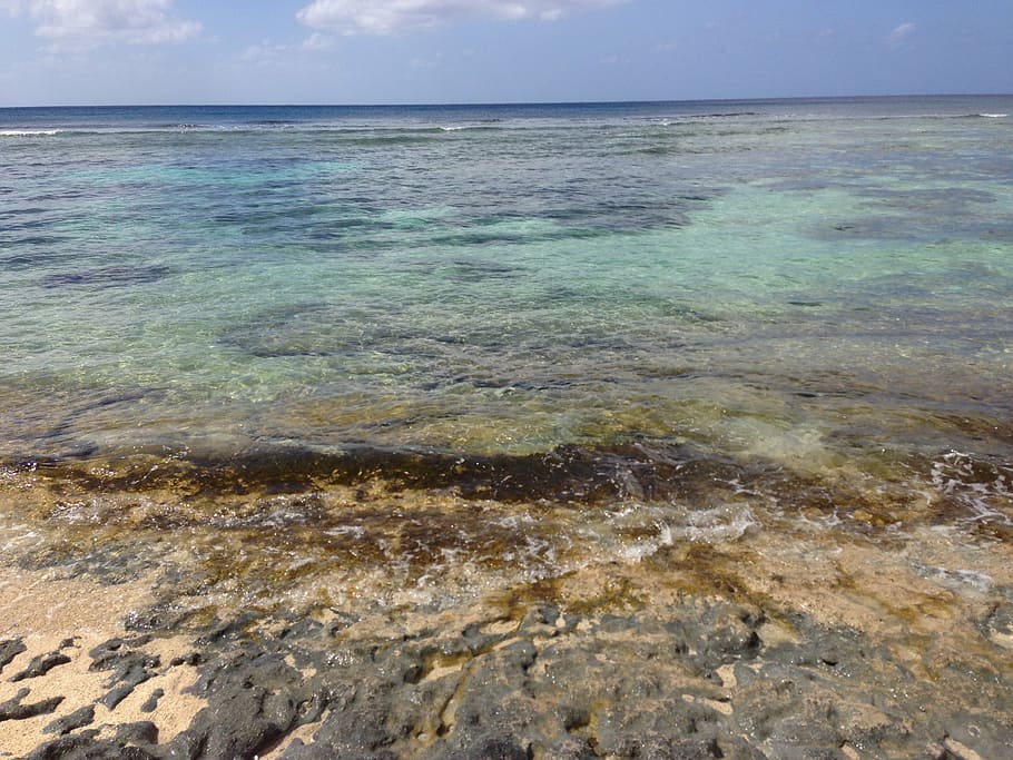 saipan, tinian, vermell, platja, pacífic, cnmi, al sud, tancs, món, wwii, guam, marbre, patró, lloc, rock, rota, sorra, volcànica, rentat, blanc, història, Amelia, orella, presó, asia, mar, naturalesa, blau, línia de costa, estiu, aigua, illa, cel, escenics - natura, bellesa a la natura, tranquil·litat, escena tranquil·la, cap gent, dia, horitzó, núvol - cel, terra, horitzó sobre l’aigua, escena no urbana, medi ambient, a l'aire lliure, idíl·lic, poc profund, color turquesa, llacuna, 2K