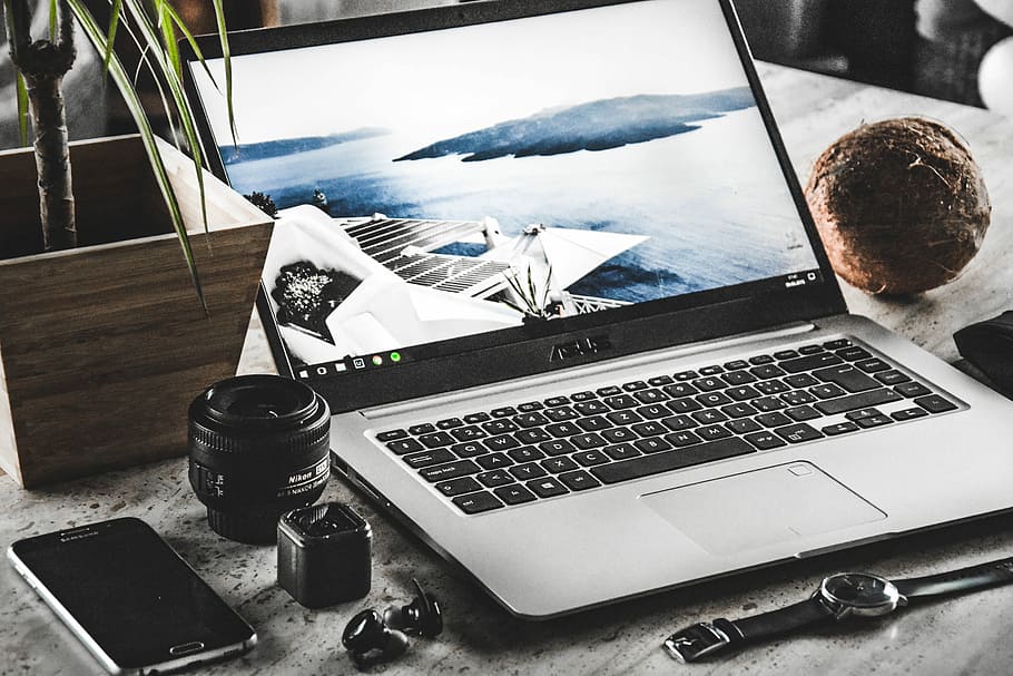 gris, negre, Asus Laptop, convertit, lent de la càmera, smartphone, tecnologia, portàtil, ordinador, tecnologia sense fils, taula, comunicació, connexió, a l'interior, cap gent, vista d’angle alt, dispositiu d’informació portàtil, natura morta, teclat d’ordinador, teclat, primer pla, equips informàtics, menjar i beguda, negocis, naturalesa, música, 5K
