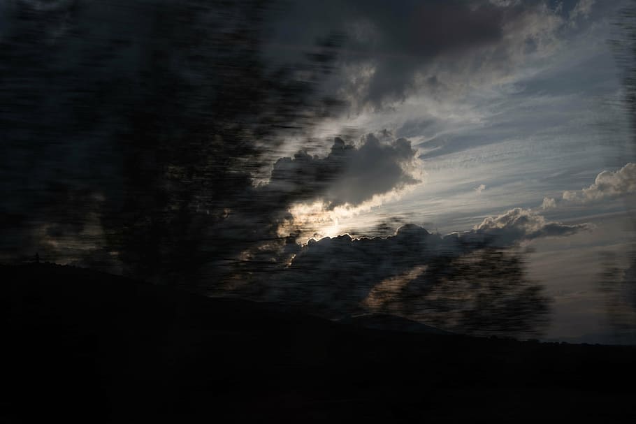 auringonlasku, nopeus, pilviä, tumma, pilvi - taivas, taivas, kauneus luonnossa, ei ihmisiä, luonto, maisemat - luonto, tyyneys, siluetti, myrsky, dramaattinen taivas, aavemainen, ulkona, ympäristö, yö-, rauhallinen kohtaus, cloudscape, varoitusmerkki, voimaa luonnossa, 5K